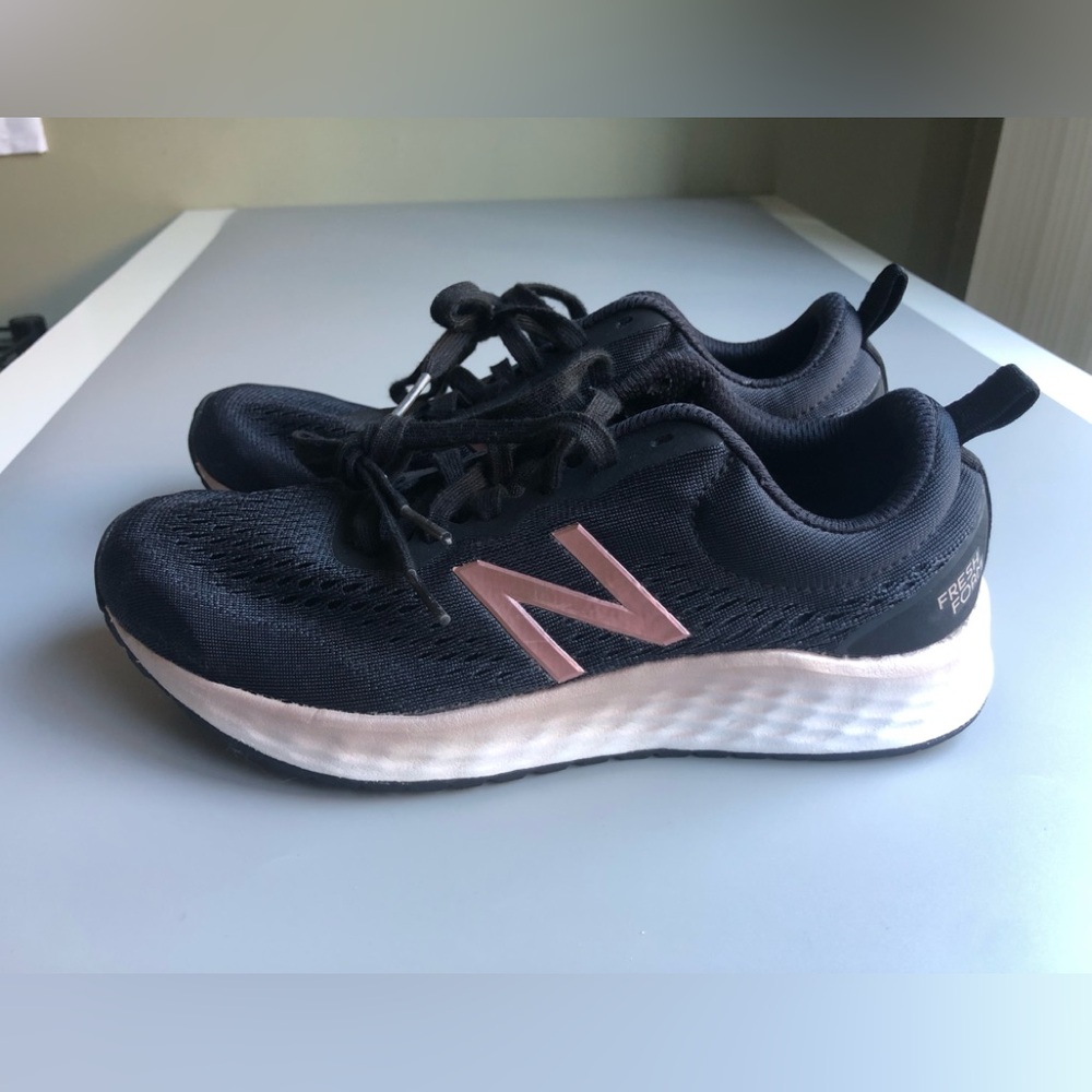 New Balance Fresh Foam Arishi V3 Running Shoes Womens Black Size: US 7 EUR 37.5 - Picture 3 of 14